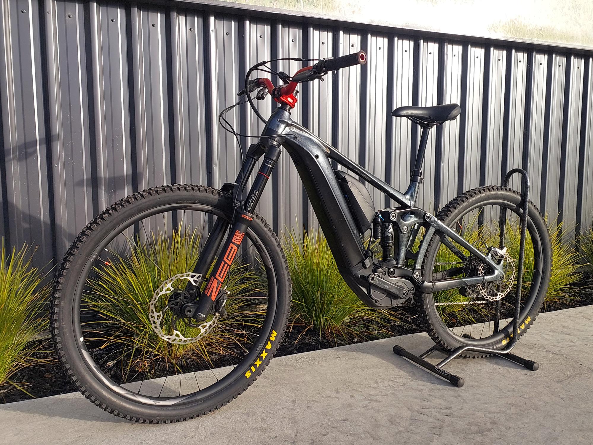 Pre-Loved Emtb...... 2022 Giant Reign E2