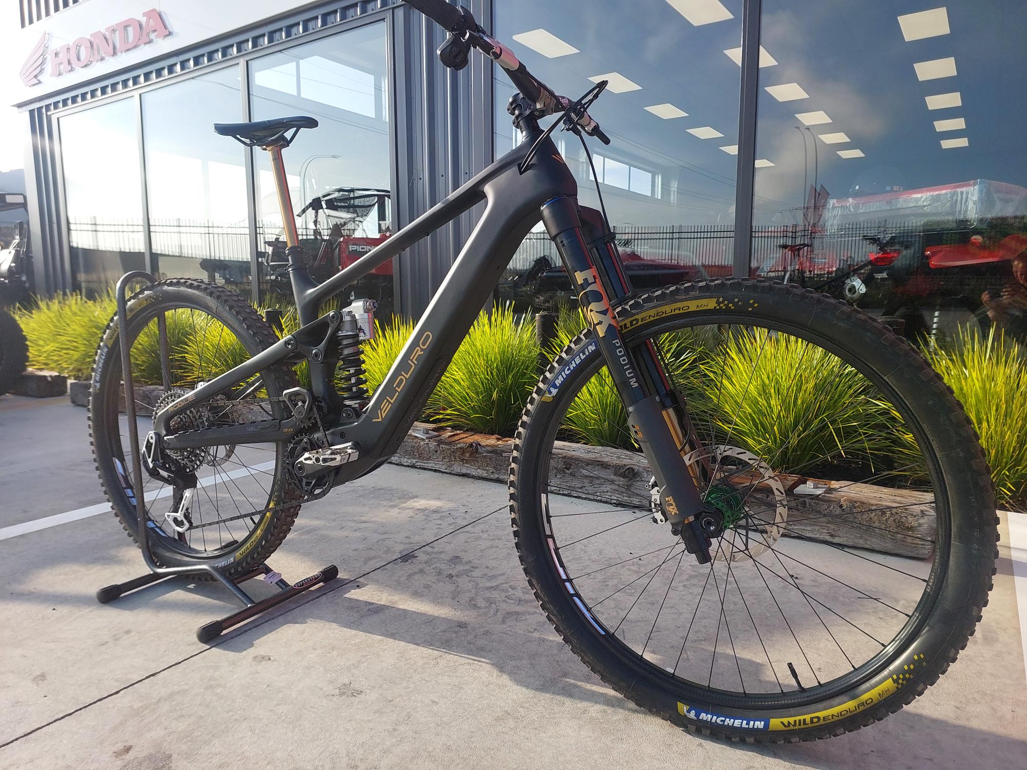 2025 Velduro Rogue R Frameset Large